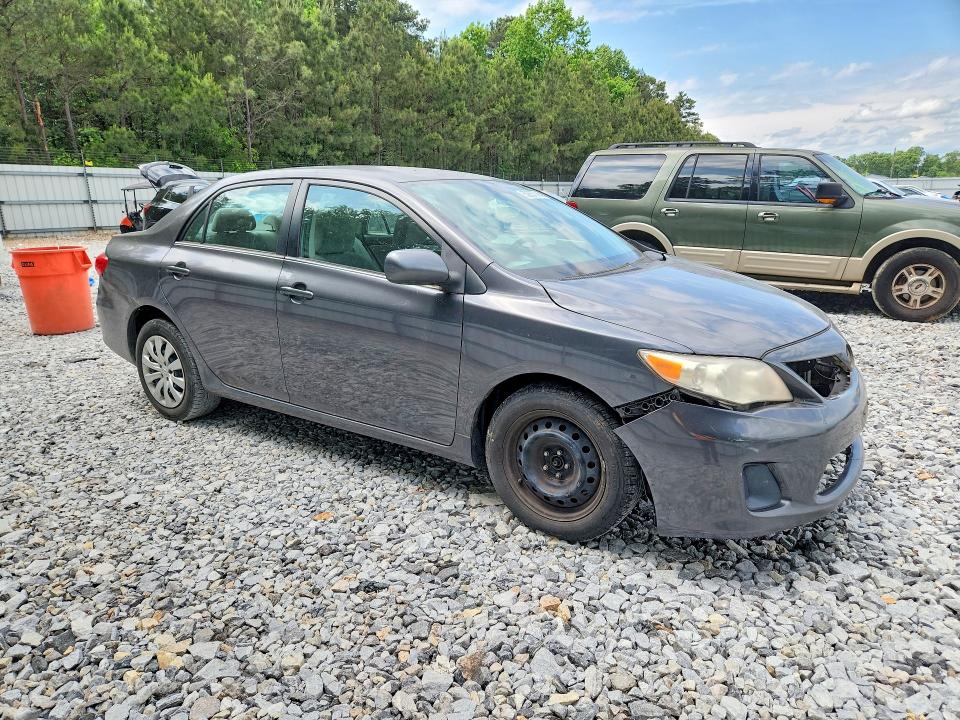 52657086 :رقم المزاد ، 5YFBU4EE5DP137908 vin ، 2013 Toyota Corolla مزاد بيع