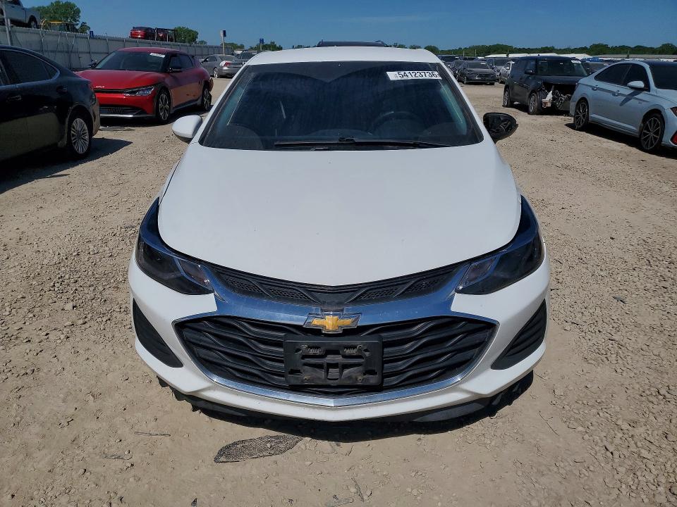 54123736 :رقم المزاد ، 3G1BE6SM8KS618829 vin ، 2019 Chevrolet Cruze مزاد بيع