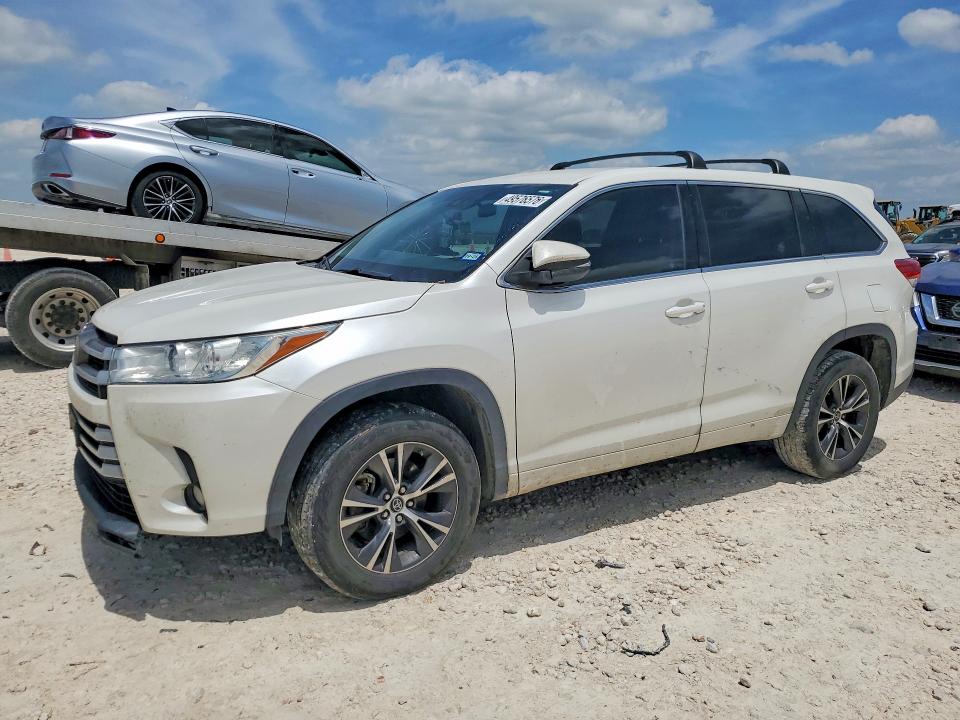 2018 Toyota Highlander მანქანა იყიდება აუქციონზე, vin: 5TDZZRFH8JS247876, აუქციონის ნომერი: 49576576
