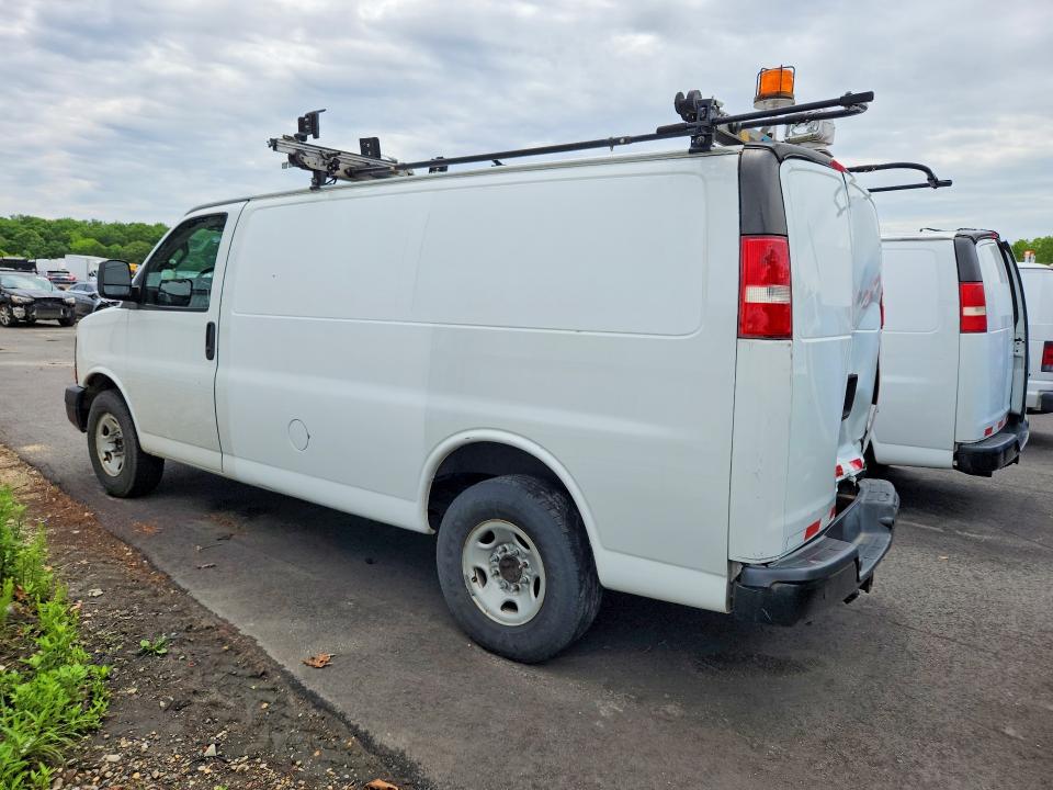 53002276 :رقم المزاد ، 1GCWGAFF7G1315082 vin ، 2016 Chevrolet Express G2500 مزاد بيع