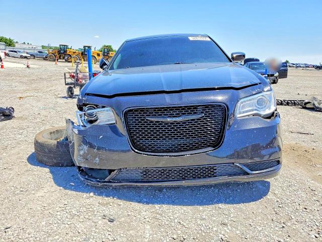 Продажа на аукционе авто 2015 Chrysler 300, vin: 2C3CCAAG5FH830035, номер лота: 52817056