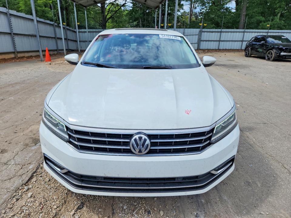 54162736 :رقم المزاد ، 1VWGT7A31HC083582 vin ، 2017 Volkswagen Passat مزاد بيع