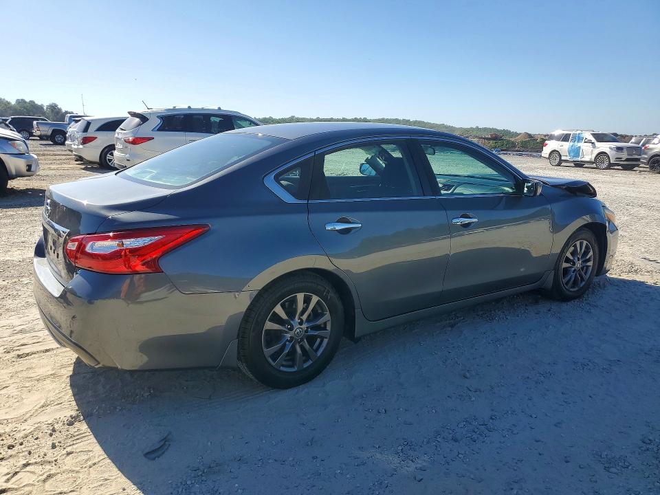 2017 Nissan Altima მანქანა იყიდება აუქციონზე, vin: 1N4AL3AP8HC155713, აუქციონის ნომერი: 53635646