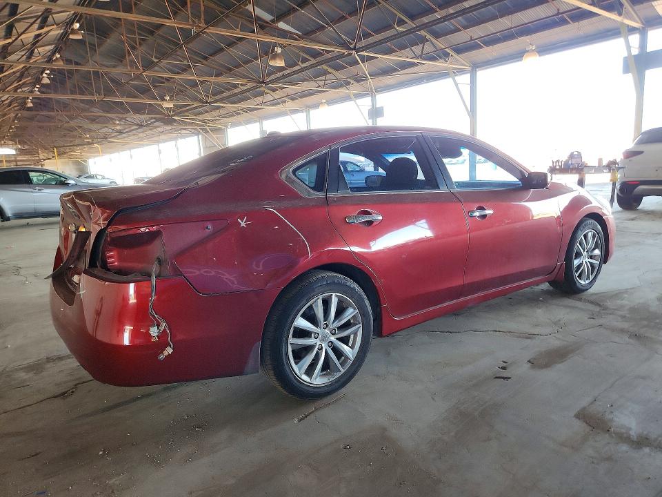 2015 Nissan Altima მანქანა იყიდება აუქციონზე, vin: 1N4AL3AP4FC411262, აუქციონის ნომერი: 53506276
