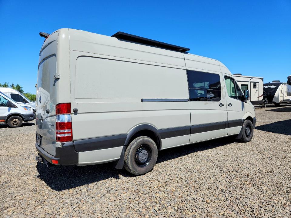 51697186 :رقم المزاد ، WD3PE8CD7JP648421 vin ، 2018 Mercedes-benz Sprinter مزاد بيع