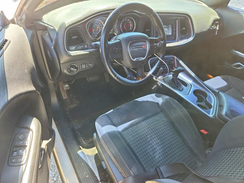 52363646 :رقم المزاد ، 2C3CDZAT8FH733680 vin ، 2015 Dodge Challenger مزاد بيع
