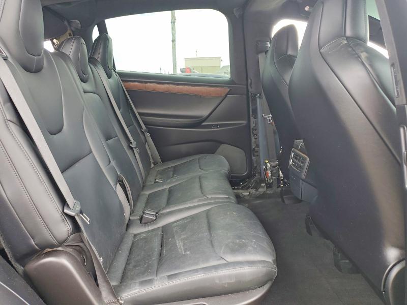 55186246 :رقم المزاد ، 5YJXCDE27JF138418 vin ، 2018 Tesla Model X مزاد بيع