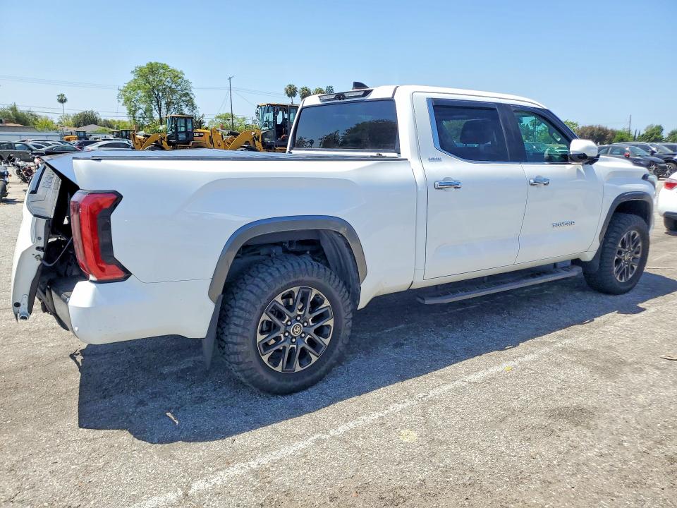 Продажа на аукционе авто 2022 Toyota Tundra, vin: 5TFJA5BC3NX001048, номер лота: 53648176
