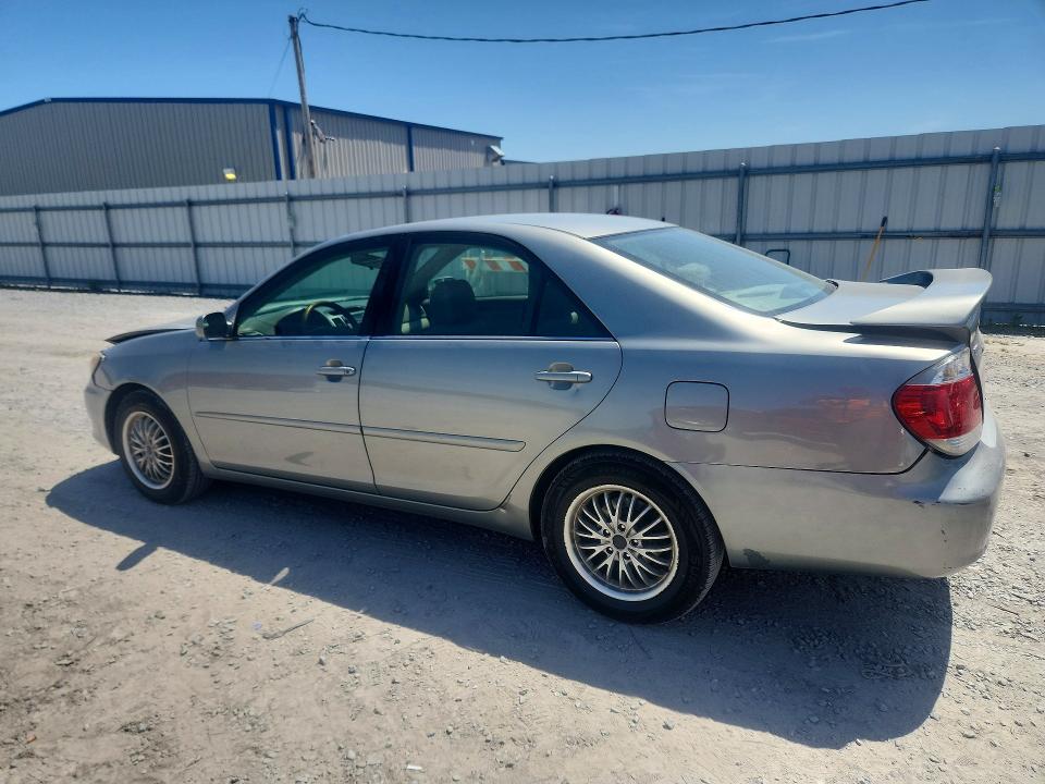 52318386 :رقم المزاد ، 4T1BF32K65U603487 vin ، 2005 Toyota Camry مزاد بيع