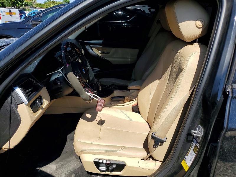 53169466 :رقم المزاد ، WBA8A9C39HK864326 vin ، 2017 Bmw 320 مزاد بيع