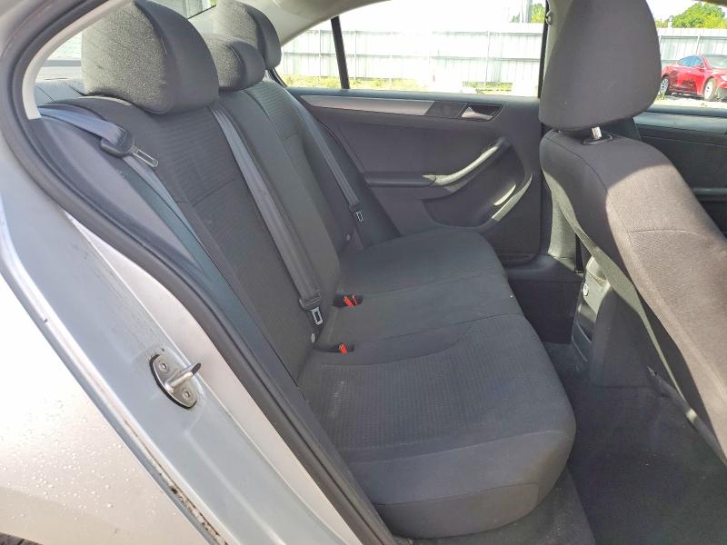 55493806 :رقم المزاد ، 3VWLA7AJXFM417624 vin ، 2015 Volkswagen Jetta مزاد بيع