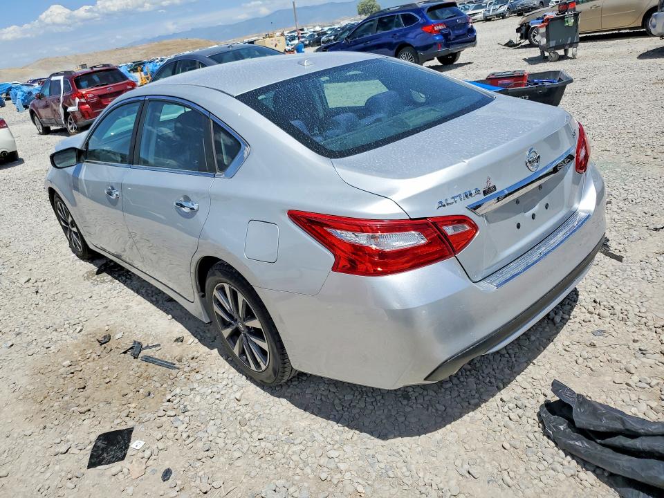 2017 Nissan Altima მანქანა იყიდება აუქციონზე, vin: 1N4AL3AP8HC236095, აუქციონის ნომერი: 54707746
