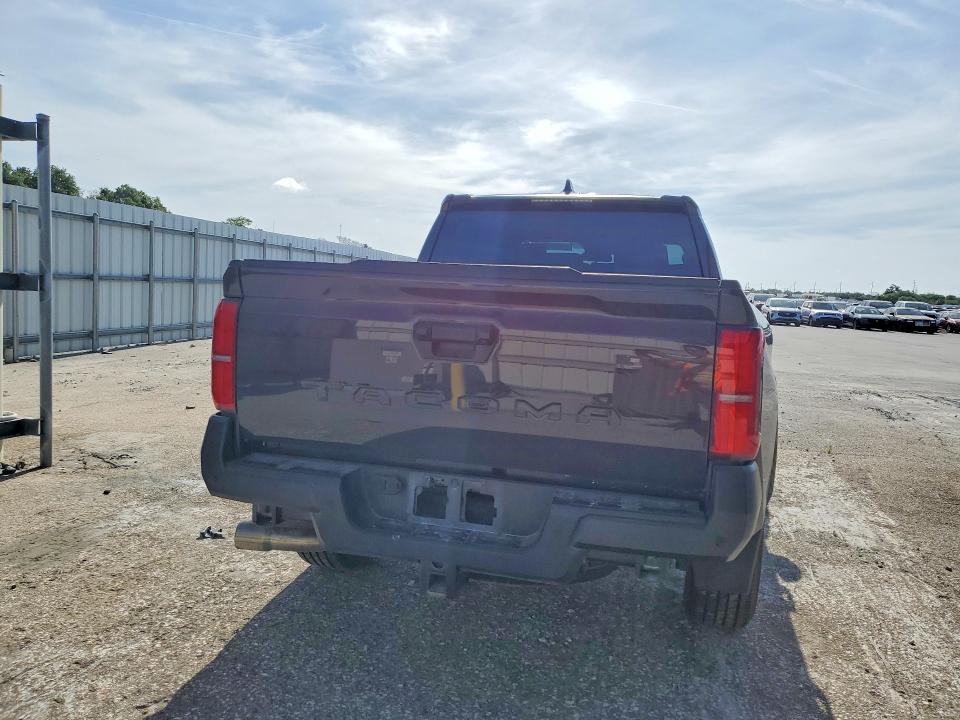 51902406 :رقم المزاد ، 3TYKD5HN1ST028002 vin ، 2025 Toyota Tacoma مزاد بيع