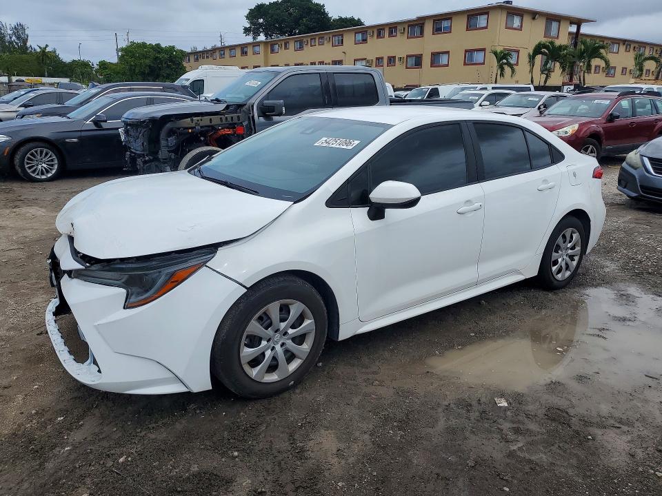54251096 :رقم المزاد ، 5YFEPMAE1NP275618 vin ، 2022 Toyota Corolla مزاد بيع