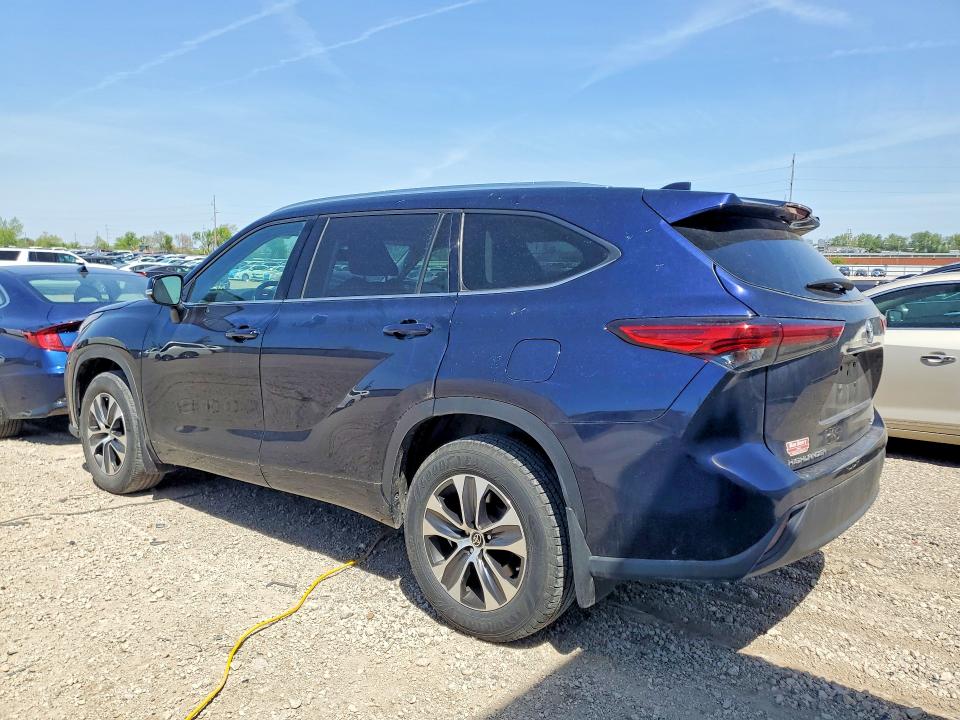 2021 Toyota Highlander მანქანა იყიდება აუქციონზე, vin: 5TDGZRBH4MS143483, აუქციონის ნომერი: 52049646