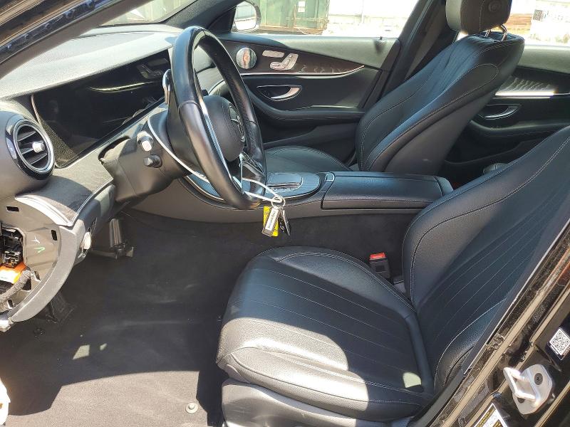 53687846 :رقم المزاد ، W1KZF8DB6NB038995 vin ، 2022 Mercedes-benz E مزاد بيع