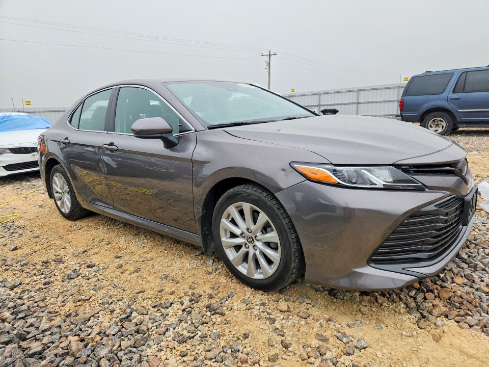 2020 Toyota Camry მანქანა იყიდება აუქციონზე, vin: 4T1C11AK3LU977142, აუქციონის ნომერი: 54426156