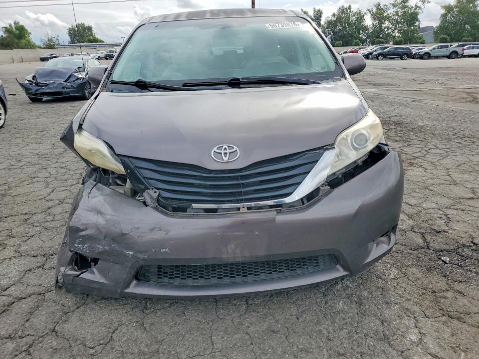 50739876 :رقم المزاد ، 5TDKA3DC4CS015503 vin ، 2012 Toyota Sienna مزاد بيع