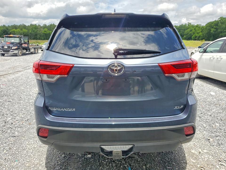 2019 Toyota Highlander მანქანა იყიდება აუქციონზე, vin: 5TDKZRFH9KS326864, აუქციონის ნომერი: 55229346