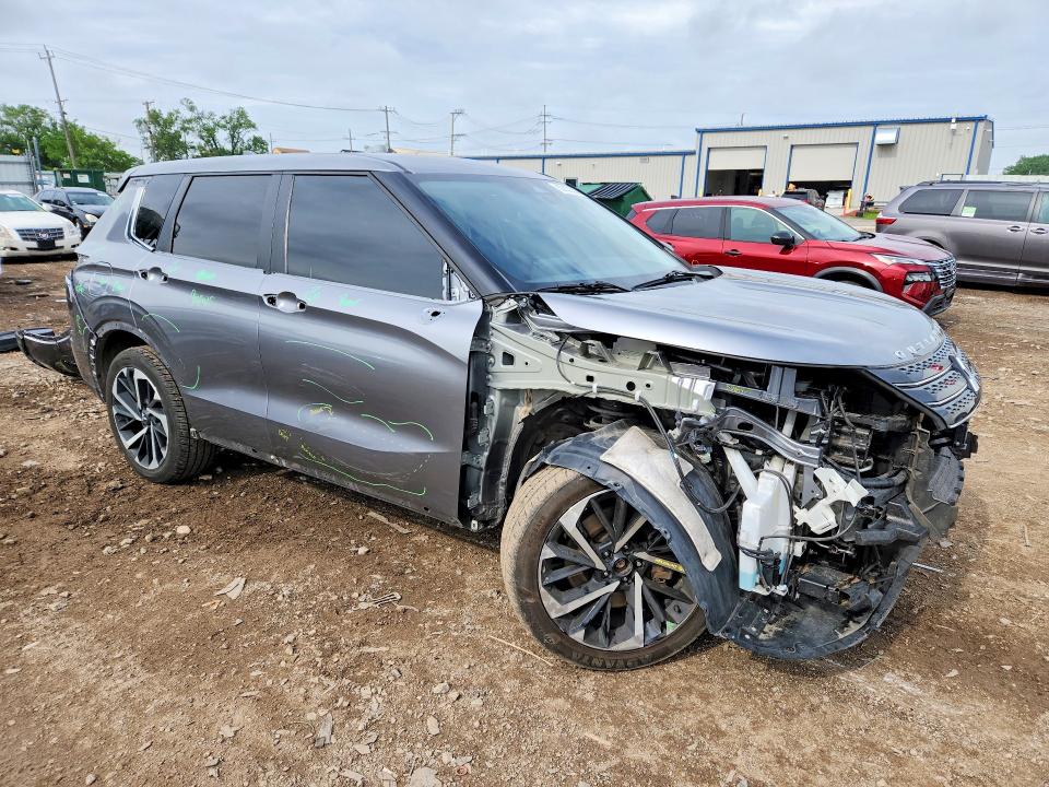 53532066 :رقم المزاد ، JA4J4UA81NZ086596 vin ، 2022 Mitsubishi Outlander مزاد بيع