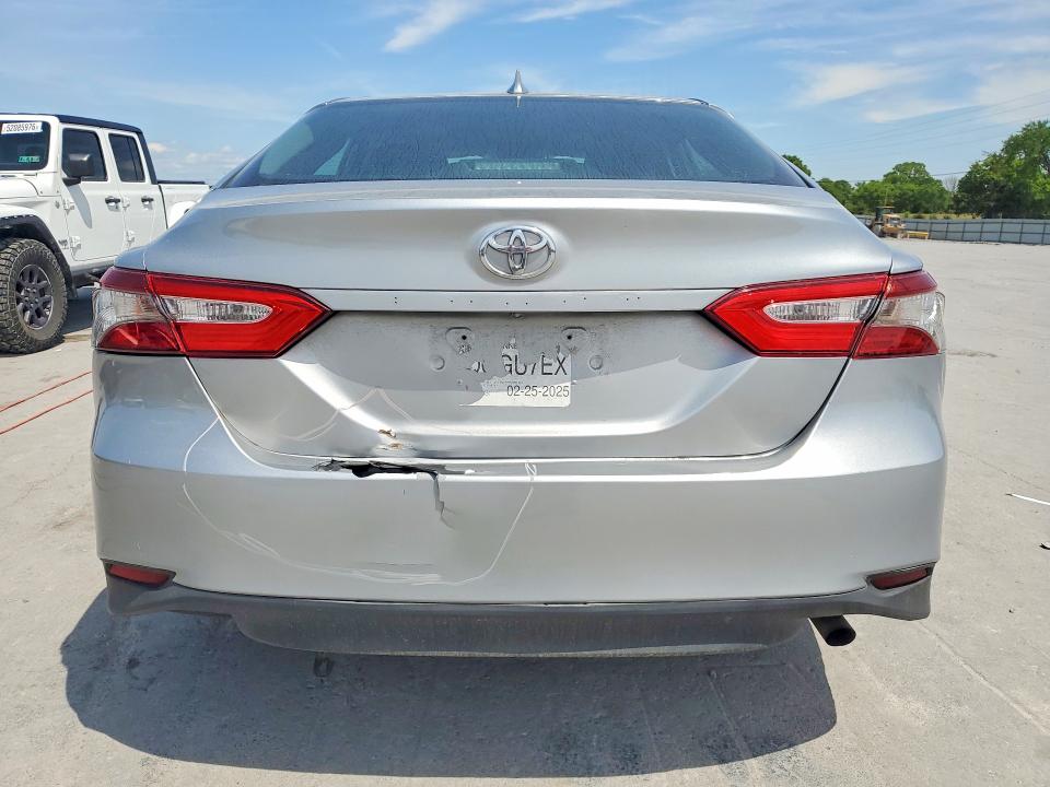 52186346 :رقم المزاد ، 4T1B11HK8KU229793 vin ، 2019 Toyota Camry مزاد بيع