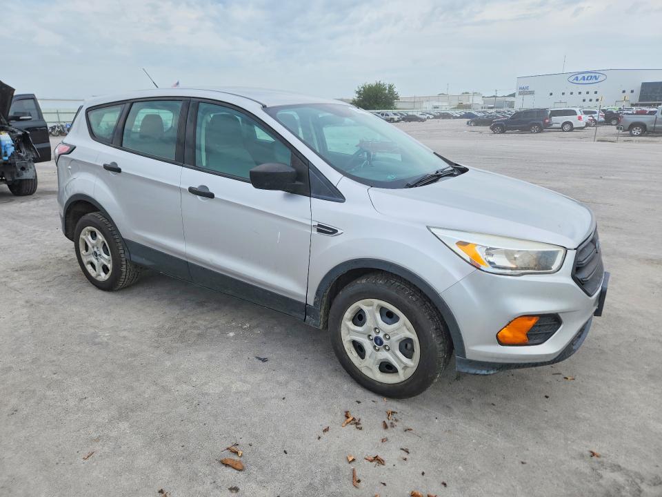 2017 Ford Escape მანქანა იყიდება აუქციონზე, vin: 1FMCU0F70HUE71703, აუქციონის ნომერი: 54811006