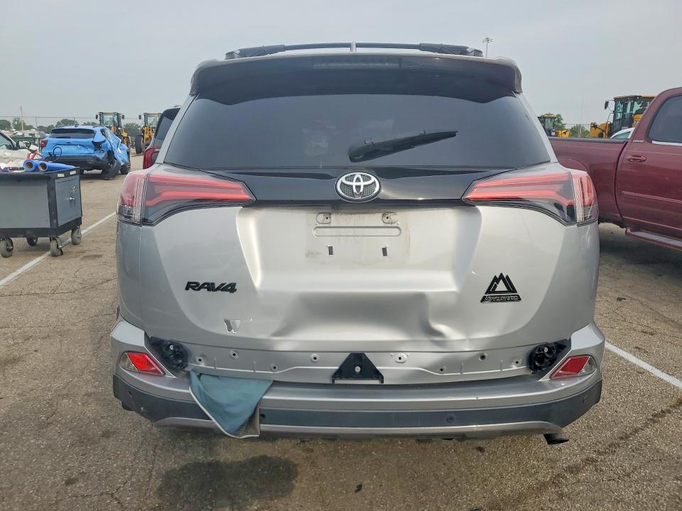 53900936 :رقم المزاد ، 2T3RFREV7JW823973 vin ، 2018 Toyota Rav4 مزاد بيع
