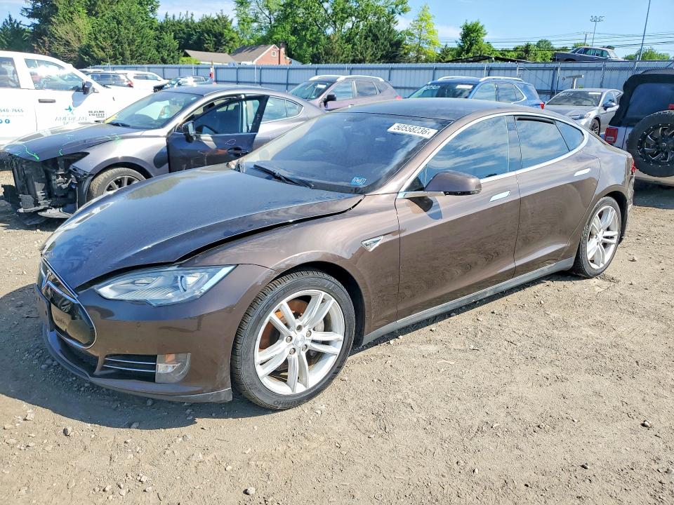 50558236 :رقم المزاد ، 5YJSA1S12EFP52440 vin ، 2014 Tesla Model S مزاد بيع