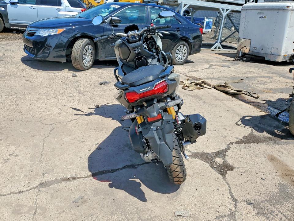 54615496 :رقم المزاد ، MLHKF5457T5200744 vin ، 2026 Honda Adv160 مزاد بيع