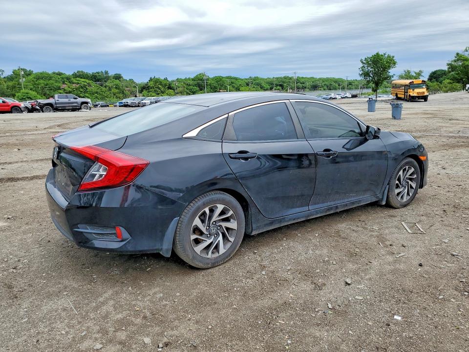 54107776 :رقم المزاد ، 2HGFC2F79GH511361 vin ، 2016 Honda Civic مزاد بيع