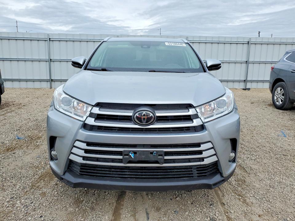 Продаж на аукціоні авто 2018 Toyota Highlander, vin: 5TDJZRFH2JS523403, номер лоту: 53100446