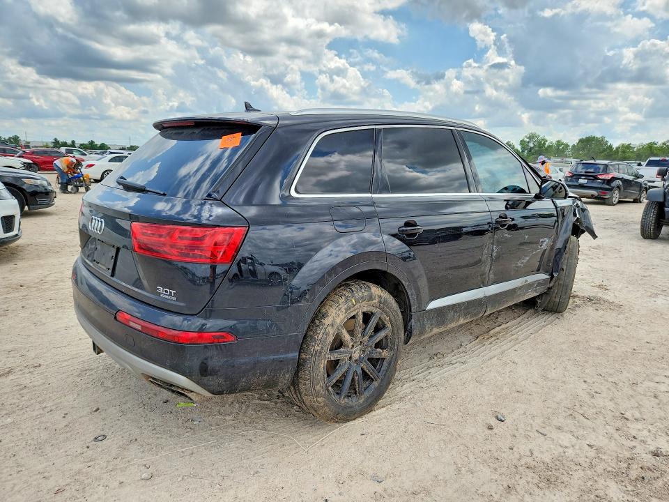 Продажа на аукционе авто 2018 Audi Q7, vin: WA1VAAF77JD032994, номер лота: 54702306