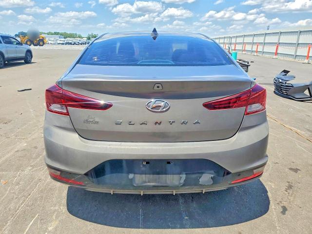 53732926 :رقم المزاد ، 5NPD84LF3KH444674 vin ، 2019 Hyundai Elantra مزاد بيع