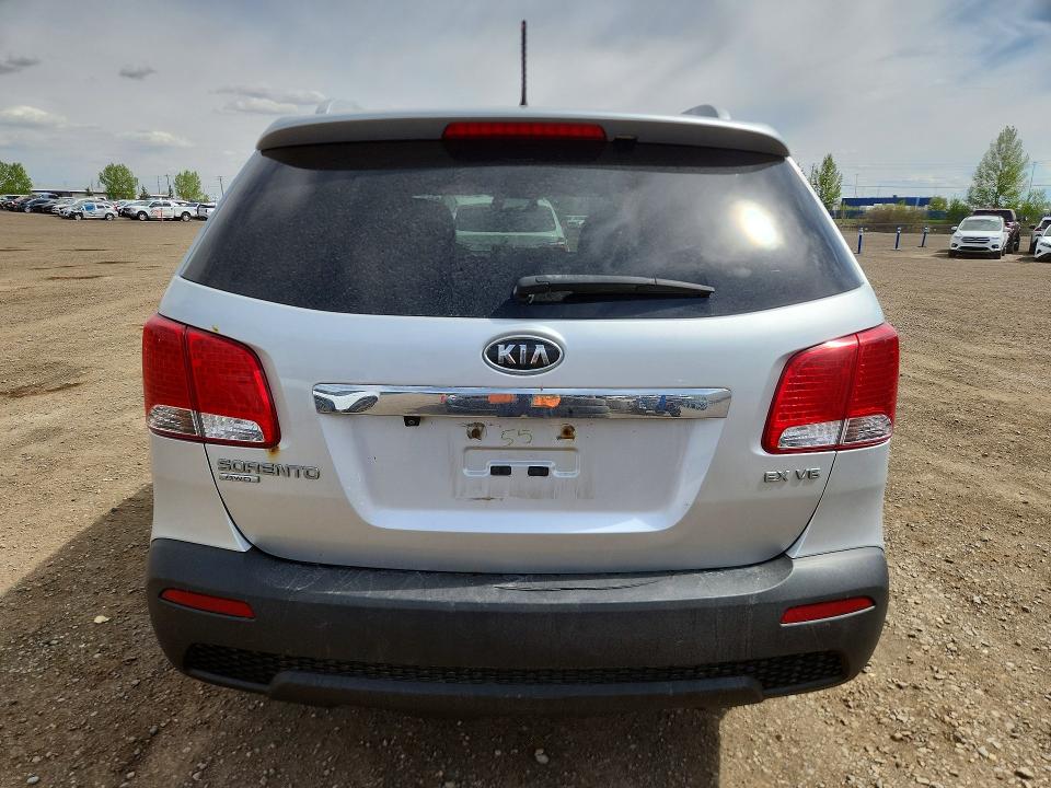 2012 Kia Sorento მანქანა იყიდება აუქციონზე, vin: 5XYKUDA2XCG283137, აუქციონის ნომერი: 54796176