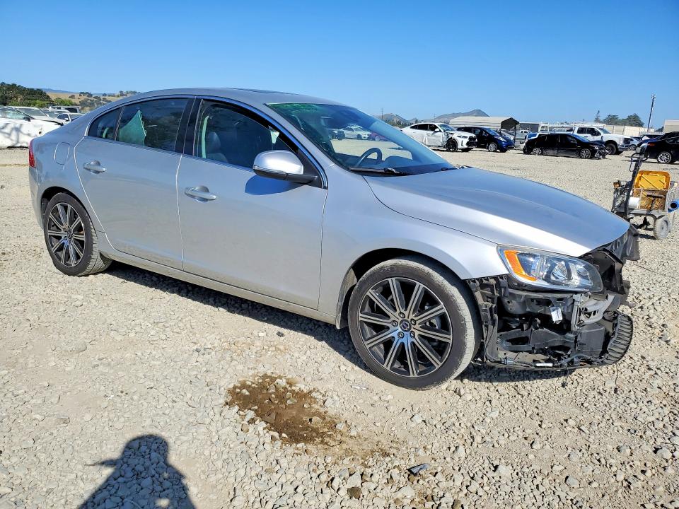 2018 Volvo S60 მანქანა იყიდება აუქციონზე, vin: LYV402HK6JB164604, აუქციონის ნომერი: 52400556