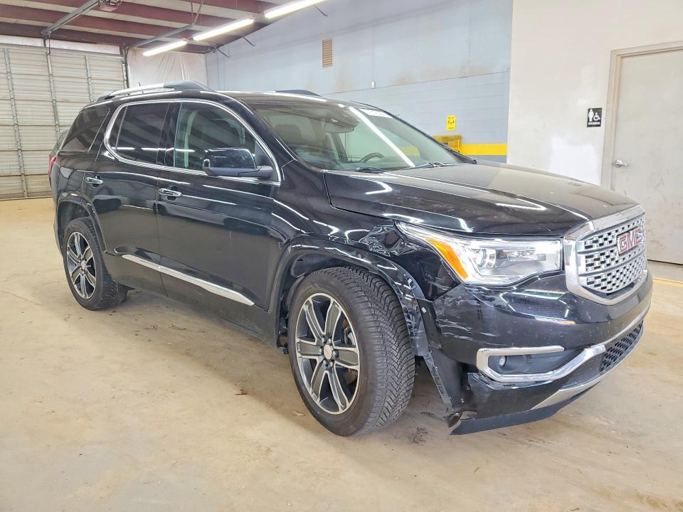 51512196 :رقم المزاد ، 1GKKNXLS3HZ180019 vin ، 2017 Gmc Acadia مزاد بيع