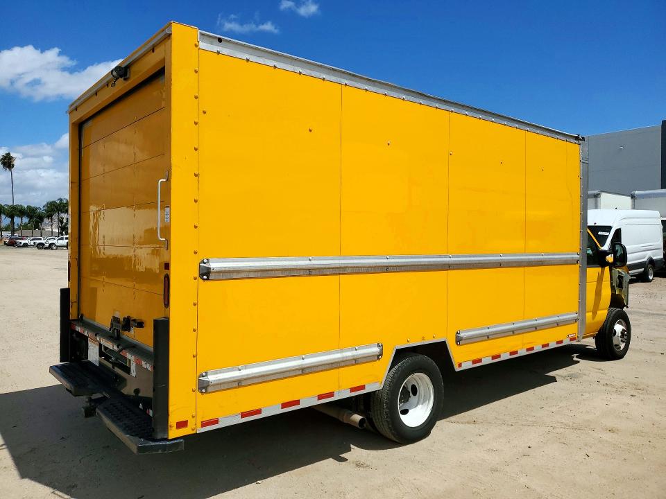 2022 Ford Econoline მანქანა იყიდება აუქციონზე, vin: 1FDWE3FN3NDC04013, აუქციონის ნომერი: 54721376