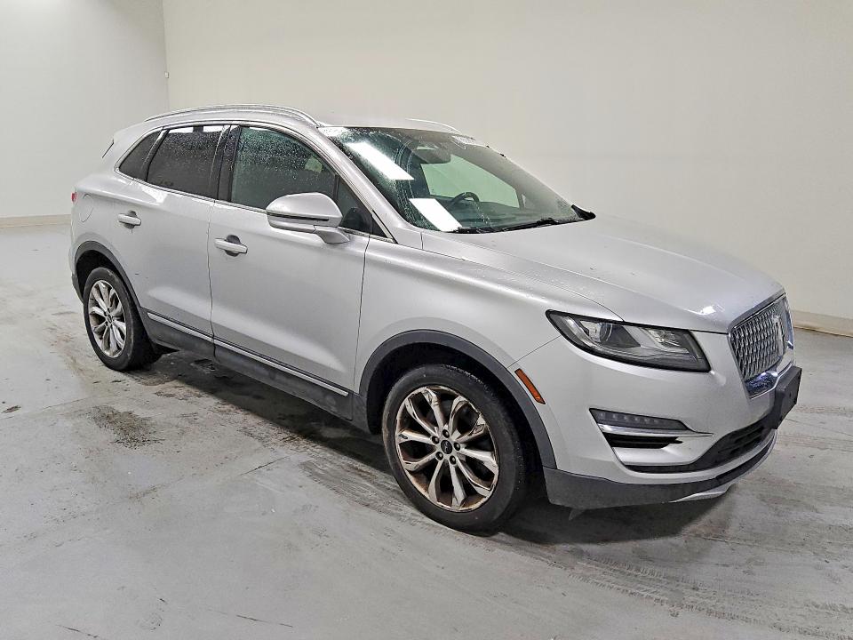 53882066 :رقم المزاد ، 5LMCJ2D97KUL44296 vin ، 2019 Lincoln Mkc مزاد بيع