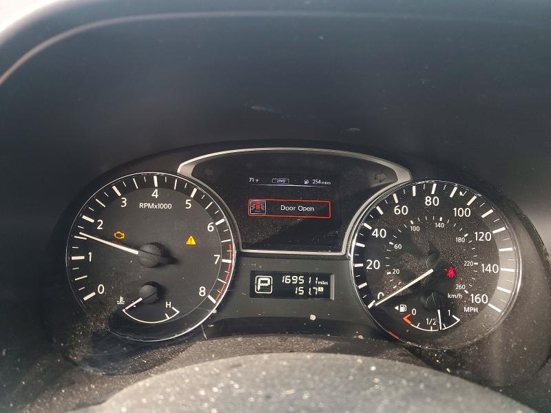 52929266 :رقم المزاد ، 5N1AR2MM5FC682752 vin ، 2015 Nissan Pathfinder مزاد بيع