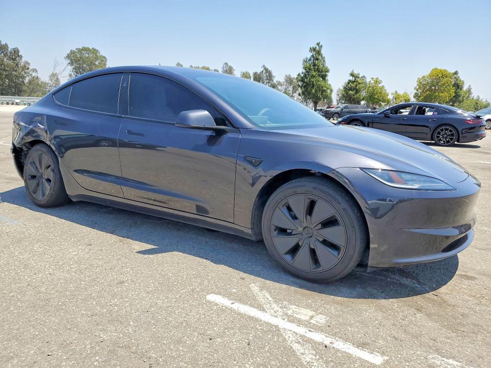 52711336 :رقم المزاد ، 5YJ3E1EAXRF821370 vin ، 2024 Tesla Model 3 مزاد بيع