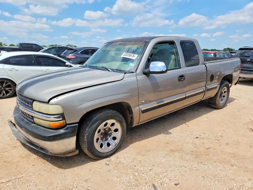 53026676 :رقم المزاد ، 2GCEC19V621272772 vin ، 2002 Chevrolet Silverado مزاد بيع