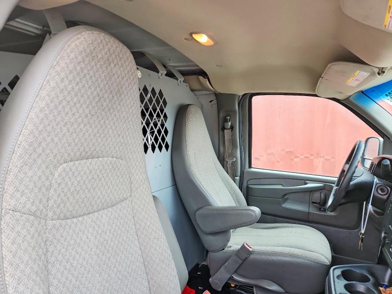52328006 :رقم المزاد ، 1GTW7FCF8F1267365 vin ، 2015 Gmc Savana مزاد بيع