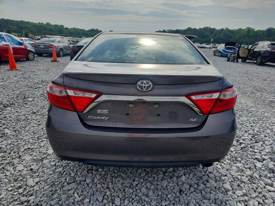 54044996 :رقم المزاد ، 4T1BF1FK6FU075823 vin ، 2015 Toyota Camry مزاد بيع