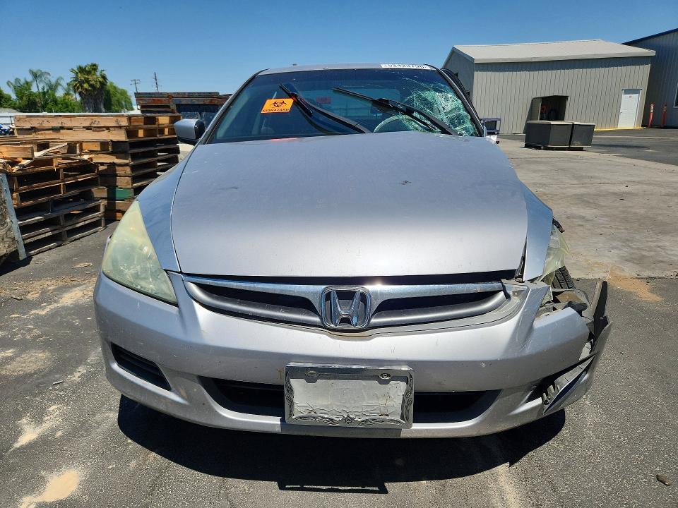 52423796 :رقم المزاد ، 1HGCM56487A070568 vin ، 2007 Honda Accord مزاد بيع