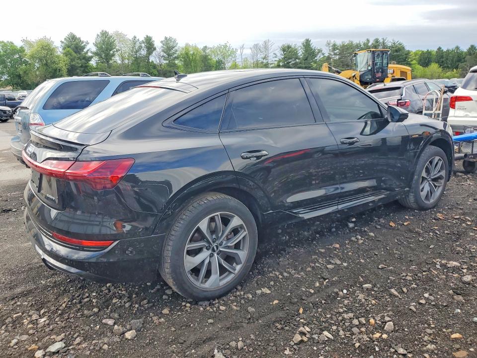 Продаж на аукціоні авто 2021 Audi E-tron, vin: WA12AAGE3MB000947, номер лоту: 52364026