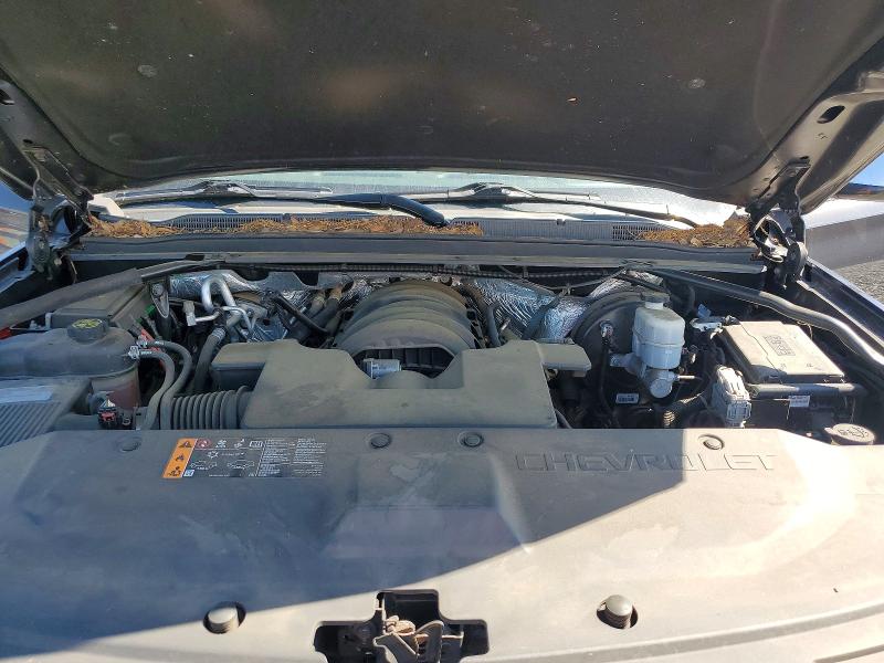 52437256 :رقم المزاد ، 1GNSCJKC7JR199694 vin ، 2018 Chevrolet Suburban مزاد بيع