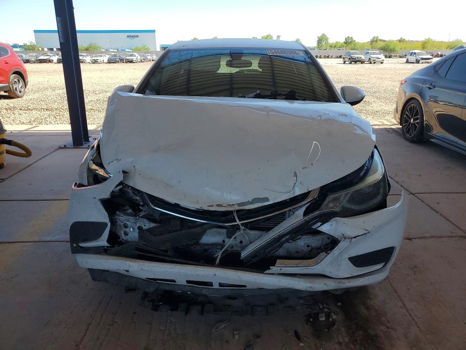 54688986 :رقم المزاد ، 3G1BE6SM0JS583671 vin ، 2018 Chevrolet Cruze مزاد بيع