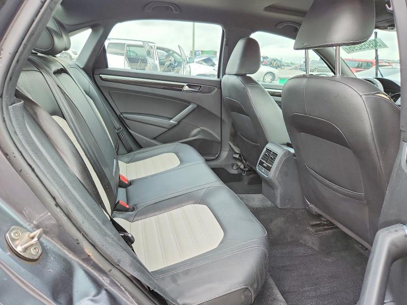 53959296 :رقم المزاد ، 1VWJM7A30JC038741 vin ، 2018 Volkswagen Passat مزاد بيع