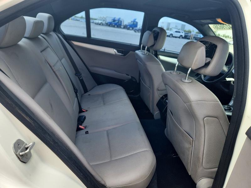 54279636 :رقم المزاد ، WDDGF54X78F057375 vin ، 2008 Mercedes-benz C مزاد بيع