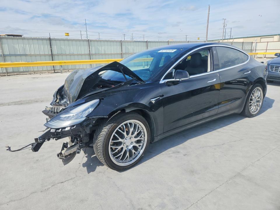52733126 :رقم المزاد ، 5YJ3E1EB1JF178534 vin ، 2018 Tesla Model 3 مزاد بيع